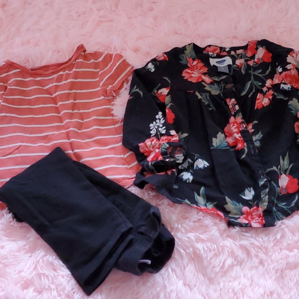 Super cute tops 2T x2 + FREE PANTS